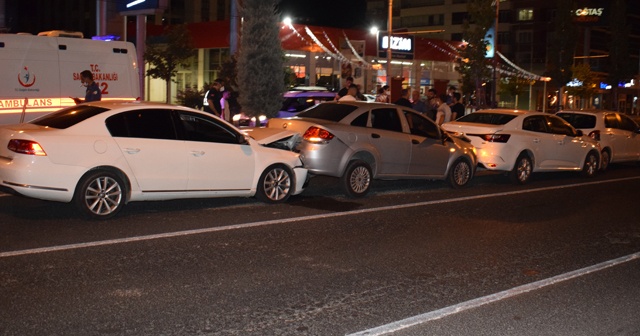 Malatya&#039;da zincirleme trafik kazası: 1 yaralı