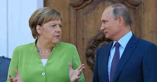 Merkel ve Putin, telefonda Belarus’u görüştü