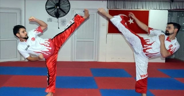 Milli kick boksçu kardeşler turnuvalara hazırlanıyor
