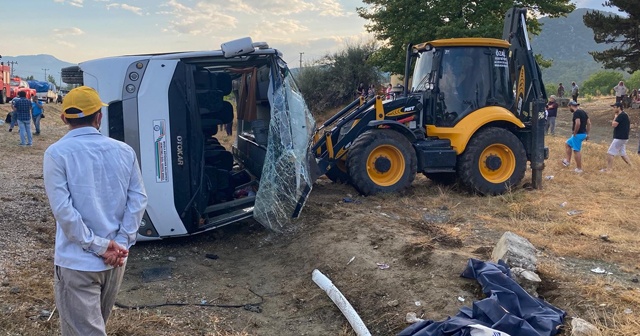 Muğla’da işçileri taşıyan minibüs devrildi: 1 ölü, 12 yaralı