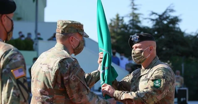 NATO Müttefik Kara Komutanlığında devir teslim töreni