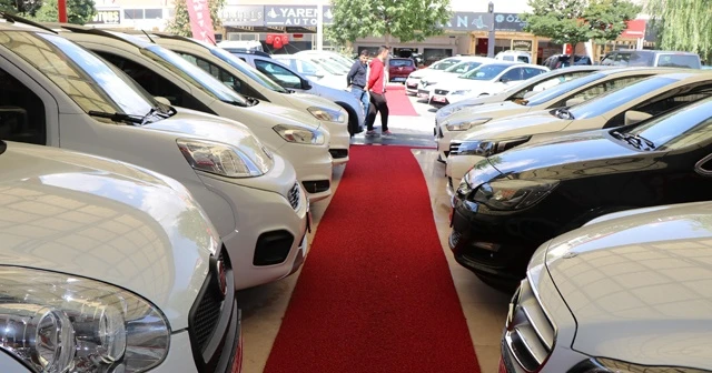 Oto galericiler yetki belgesi almaya çalışıyor