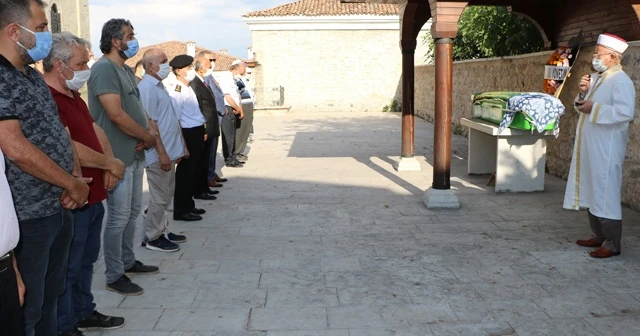 Otobüs kazasında hayatını kaybeden kadın, son yolculuğuna uğurlandı