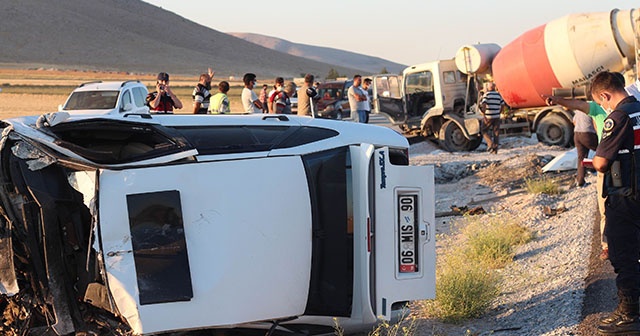 Otomobille beton mikseri çarpıştı: 1 ölü