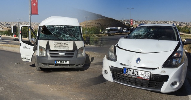 Otomobille çarpışan minibüs takla attı: 6 yaralı