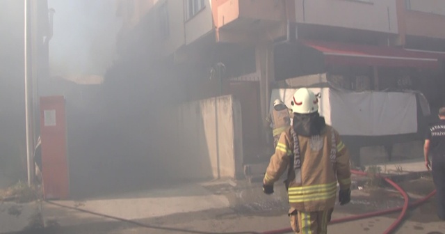 Pendik’te iş yerinde korkutan yangın