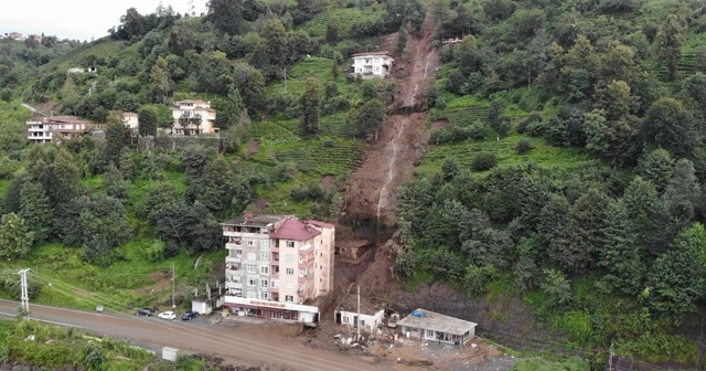 Rize'de 2 bina tahliye edildi