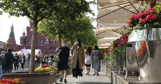 Rusya'da Kovid-19 vaka sayısı 966 bini geçti