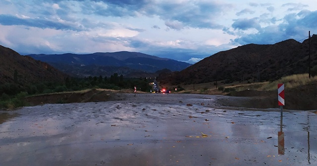 Sağanak yağış Oltu’da sele dönüştü