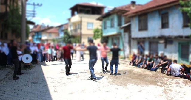 Sivas'ta sokak düğünlerine Kovid-19 kısıtlaması
