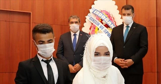 Sivaslı 'minik Herkül' dünyaevine girdi