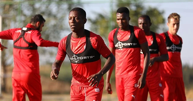 Sivasspor günü çift idmanla tamamladı