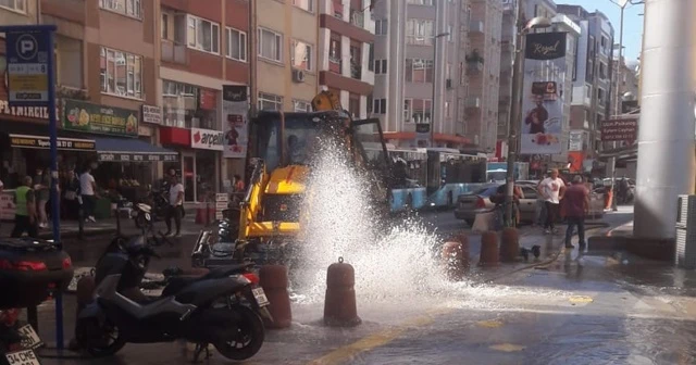 Su borusu volkan gibi patlattı