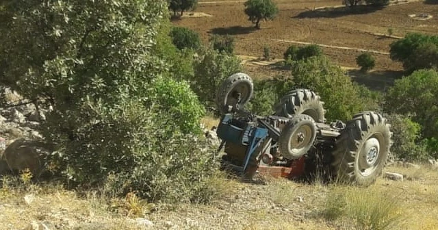 Traktör şarampole yuvarlandı: 1 ölü