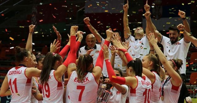 Türkiye 19 Yaş Altı Kız Voleybol Milli Takımı&#039;nda Avrupa Şampiyonluğu sevinci