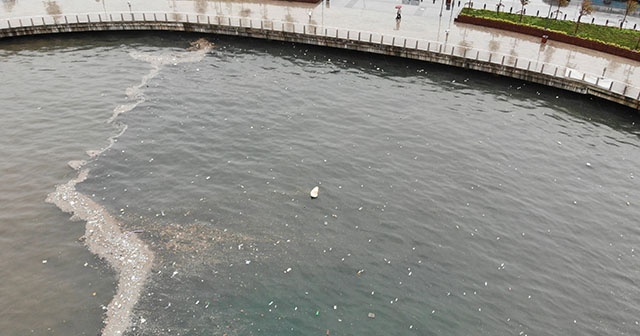 Yağmur sonrası İstanbul Boğazı'nda şok eden görüntü