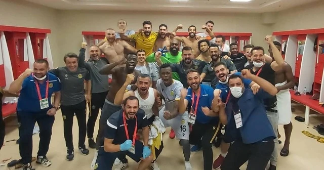 Yeni Malatyaspor'da 9 futbolcunun sözleşmesi sona erdi