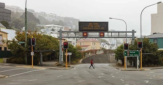 Yeni Zelanda’da 102 gün sonrasında Covid-19 vakası