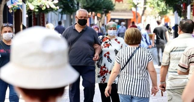 Yerli ve yabancı turistlere maske uygulaması
