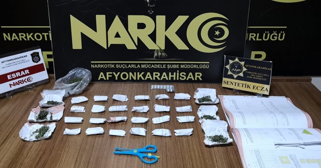 Zehir taciri polisi görünce karısını bırakıp kaçtı