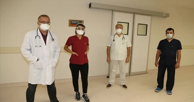'Kovid-19 hastasının canlı canlı boğulduğunu gören bir daha maskesini çıkarmaz'