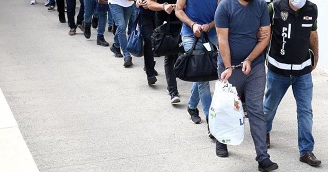 Adana merkezli 15 ildeki FETÖ operasyonunda gözaltına alınan 6 zanlı tutuklandı