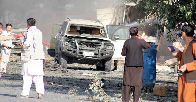 Afganistan Cumhurbaşkanı Yardımcısı Salih&#039;in konvoyuna bombalı saldırı