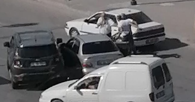 Ankara&#039;da “yol vermedin” kavgası: 1 yaralı