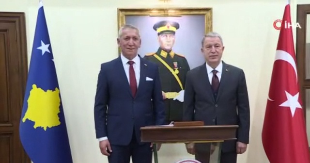 Bakan Akar, Kosova Savunma Bakanı Quni ile bir araya geldi