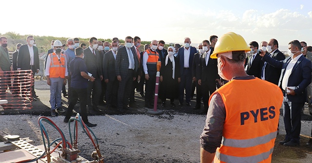 Bakan Karaismailoğlu, devam eden projeleri inceledi