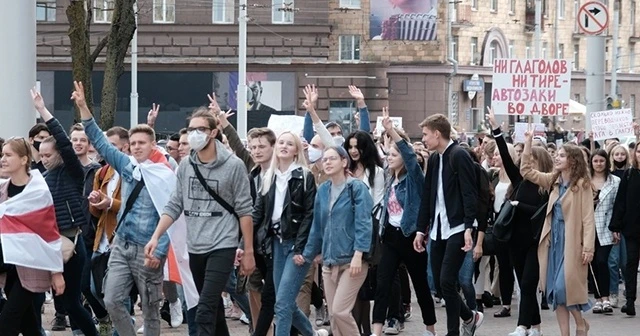 Belarus'ta bu kez öğrenciler sokağa çıktı