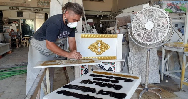 Böyle uyarı görülmedi! Mezar taşına yazdılar