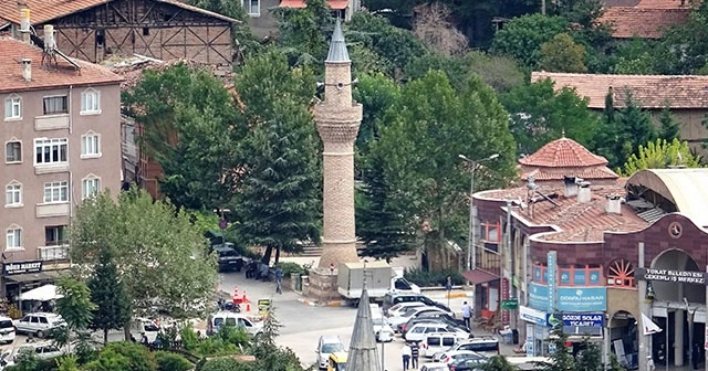 Bu minareyi gören camiyi arıyor