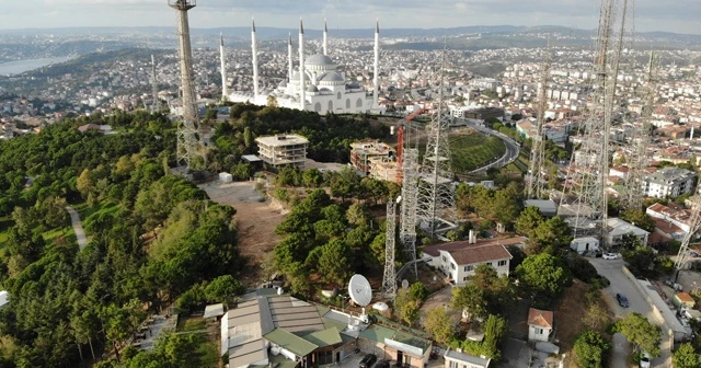 Çamlıca Tepesi'ndeki anten vericiler sökülmeye başlandı