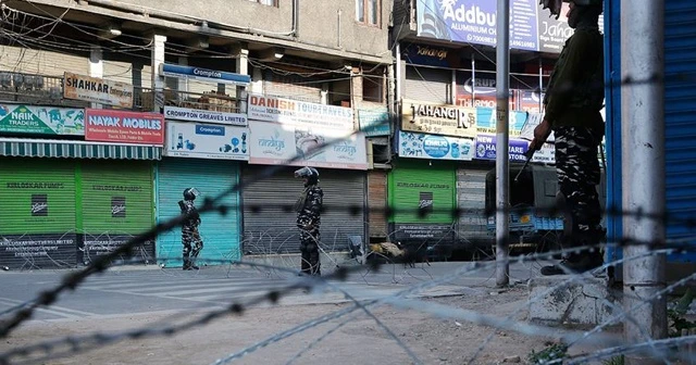 Cammu Keşmir'de Urducanın 131 yıllık hakimiyeti sona erdi