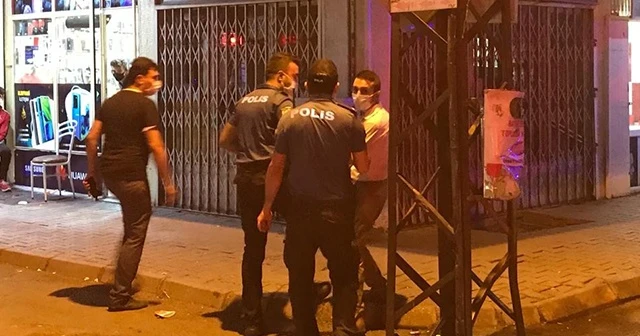Çatıya çıkan şahsı izlemeye geldiler, ceza yiyip gittiler