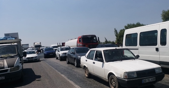 Denizli’de patlatmalı yol çalışması uzun kuyruklar oluşturdu