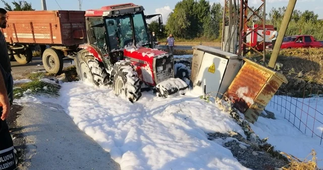 Elektrik trafosuna çarpan traktör alev aldı: 1 yaralı