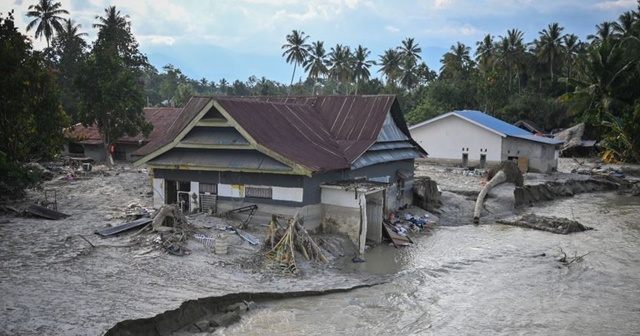 Endonezya&#039;da sel nedeniyle 1469 ev sular altında kaldı
