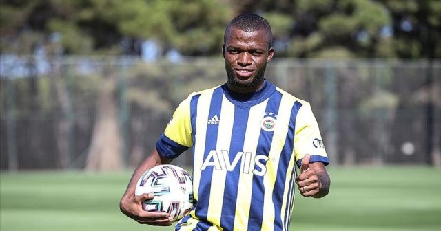 Fenerbahçe&#039;nin yeni transferi Valencia: Çok mutluyum büyük bir kulübe geldim