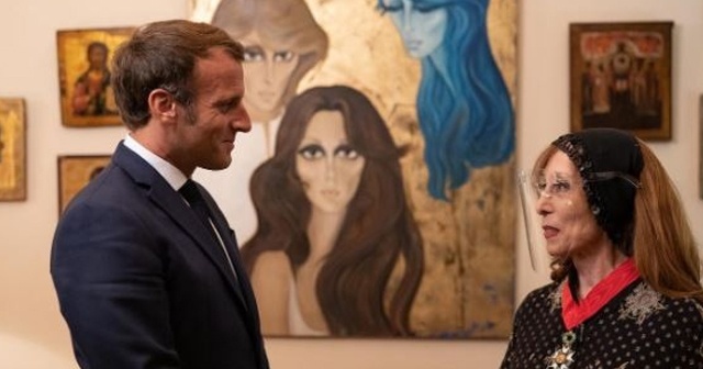 Fransa Cumhurbaşkanı Macron, Lübnanlı şarkıcı Feyruz’la buluştu
