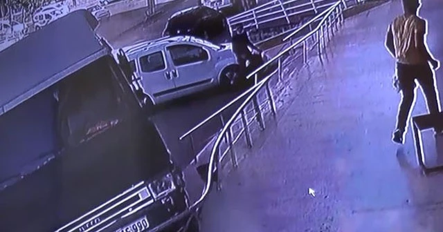 Freni boşalan vinç kaldırıma çıktı faciadan dönüldü