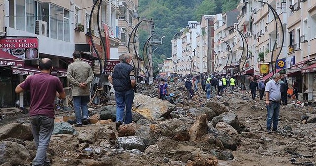 Giresun&#039;da sel afeti son 21 yılın en yüksek yağışıyla gelmiş