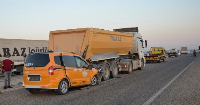 Hatay’da 7 araçlı zincirleme kaza: 1 asteğmen öldü, 6 kişi yaralandı