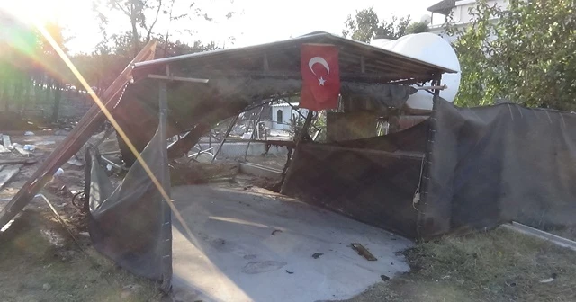 Her yer yandı, bayrak sapasağlam kaldı