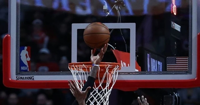 İki uzatma sonunda kazanan Toronto Raptors seriyi son maça taşıdı