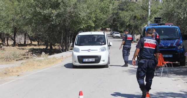 Isparta’da karantina uygulanan köye giriş ve çıkışlar durduruldu