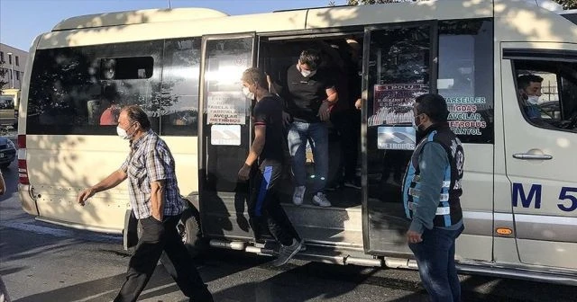 İstanbul'da Kovid-19 tedbirleri kapsamında minibüsler denetlendi