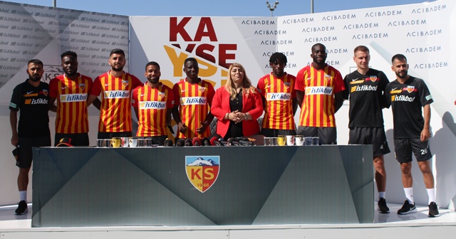 Kayserispor yeni transferleri tanıttı