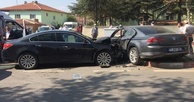 Kırıkkale&#039;de trafik kazası: 3 yaralı
